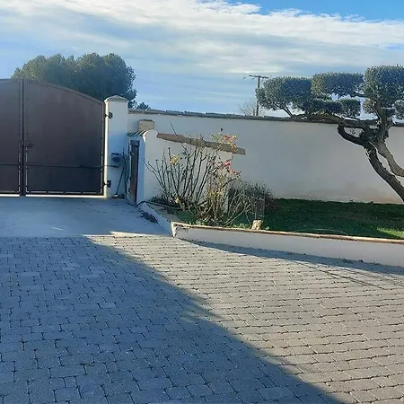 Studio Neuf Avec Acces Piscine Valergues Exterior photo